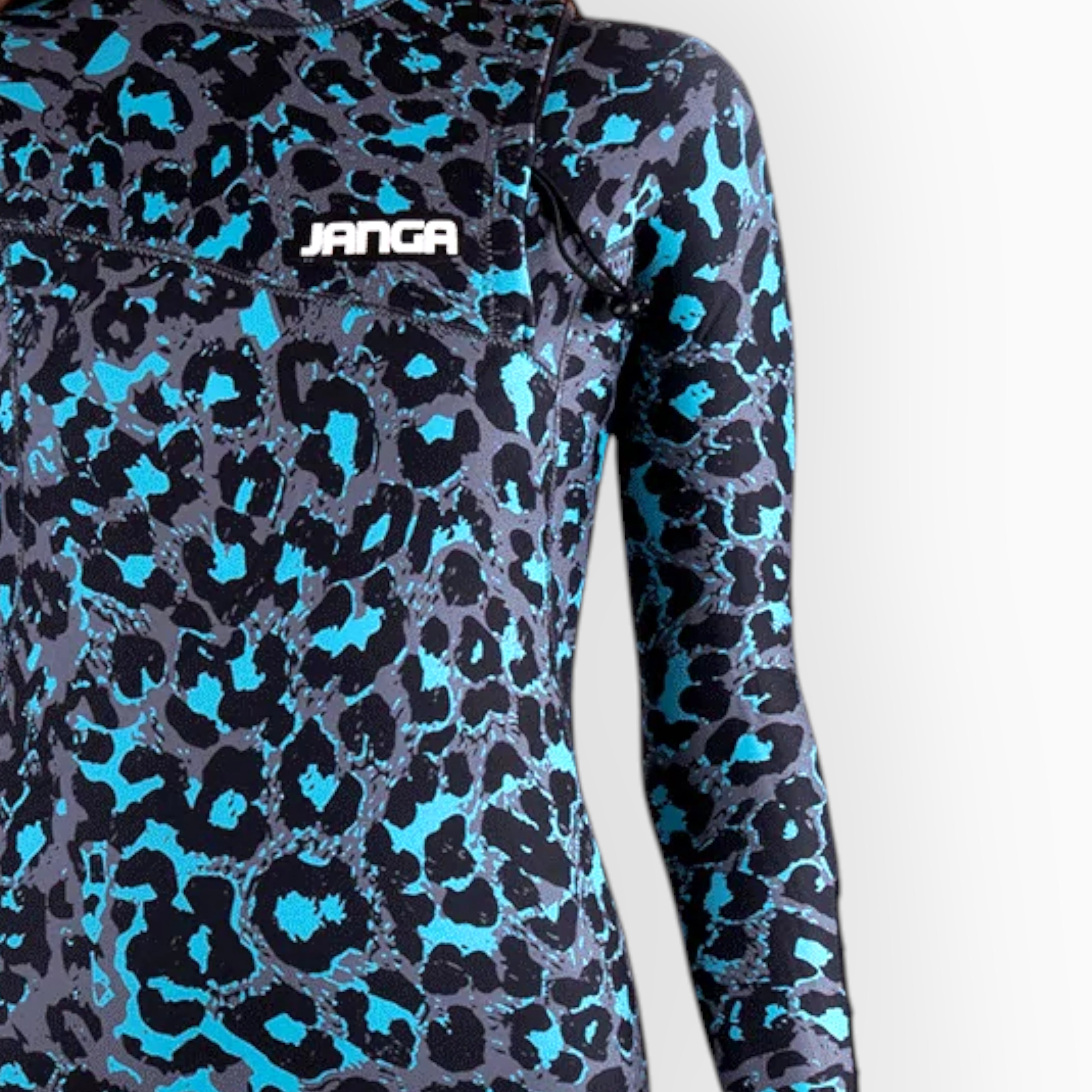 Surfer in Women's JANGA JANGLE wetsuit blue and grey leopard - zoom on chest