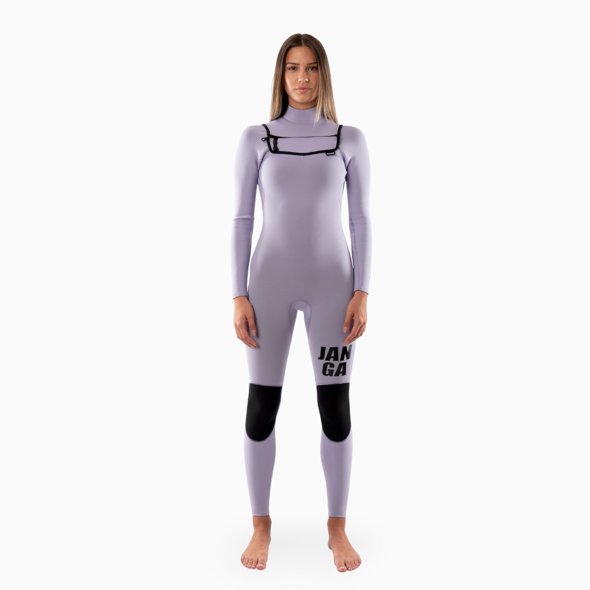 Surfer girl wearing JANGA FRONTLINE Fullsuit 2/2mm liliac / lavender - front
